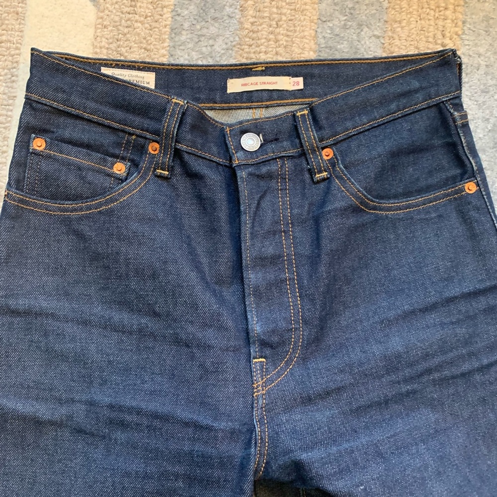 Levis premium ribcage straight jeans